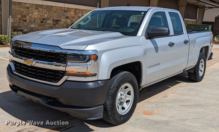 2016  Chevrolet Silverado 1500  Double Cab pickup truck - DR6881