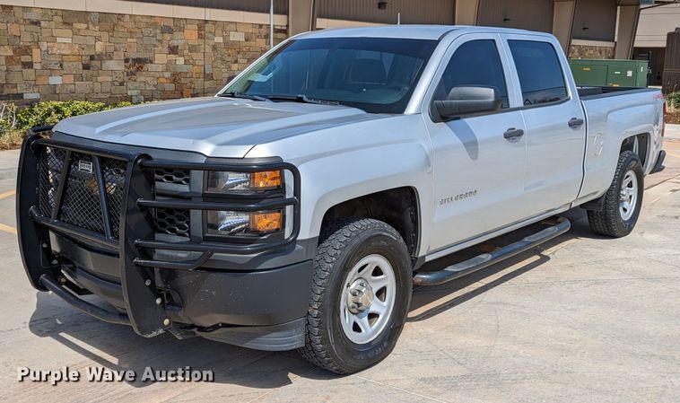 2015 Chevrolet Silverado 1500  Crew Cab pickup truck - DR6887