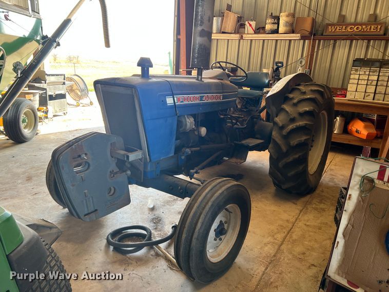 1970 Ford 4000  tractor - DS2860