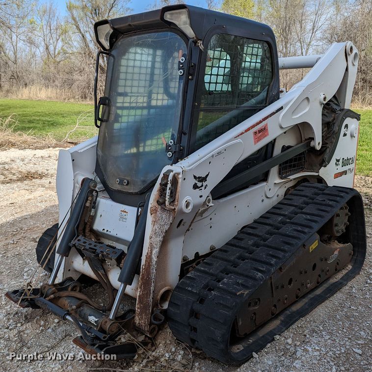 2013 Bobcat T750  tracked skid steer loader - MN9798