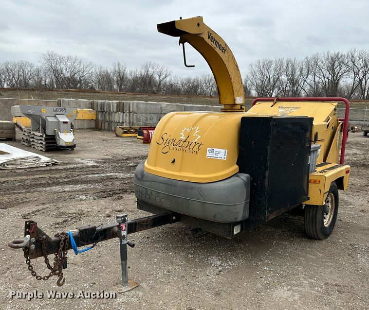 2002 Vermeer BC1400  wood chipper - DR5089
