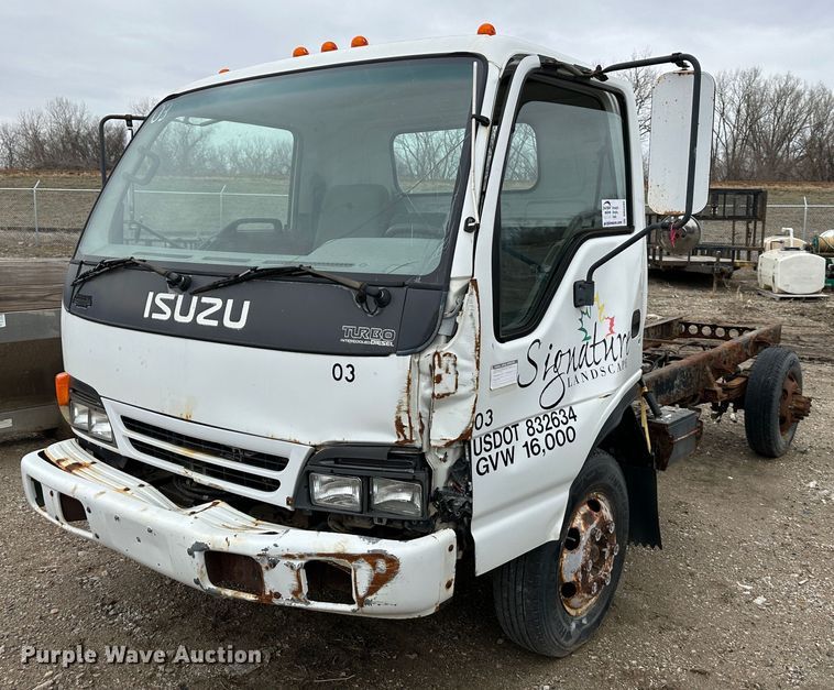 2000 Isuzu NPR  truck cab and chassis - DR5095