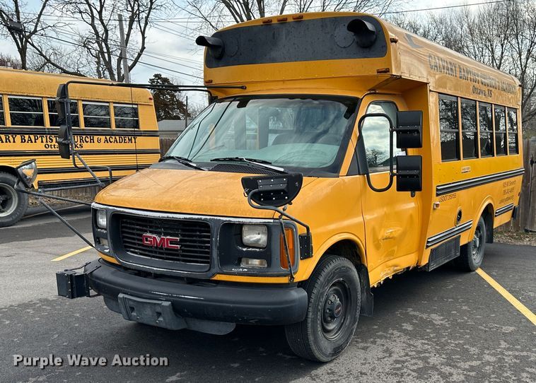 1999 GMC Savana 3500  school bus - DR5122