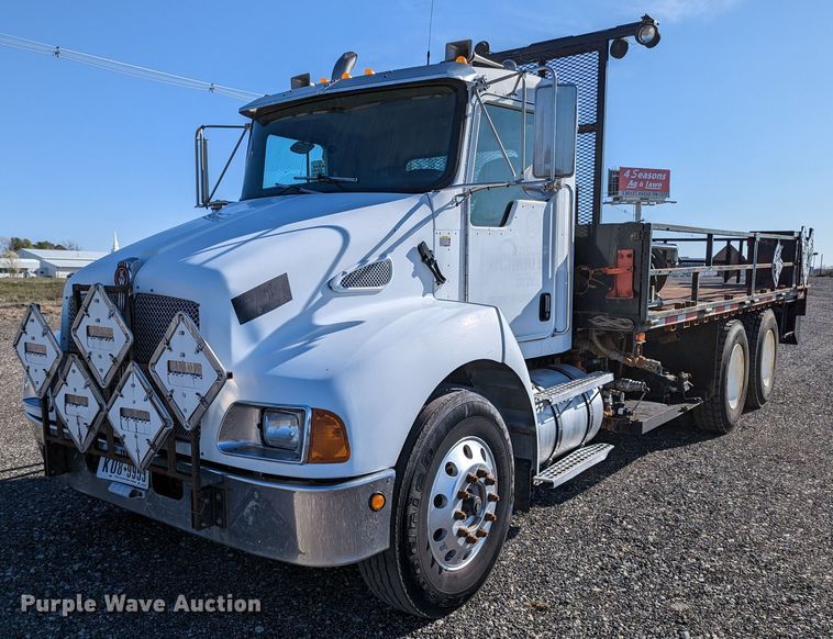 Kenworth  flatbed truck - KB9542