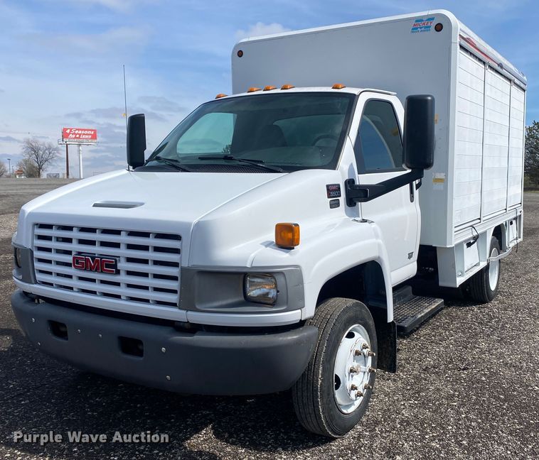 2008 GMC C5500  delivery truck - KB9560