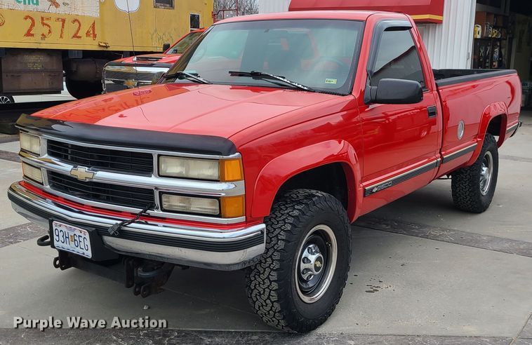 1996 Chevrolet K3500  pickup truck - LI9008