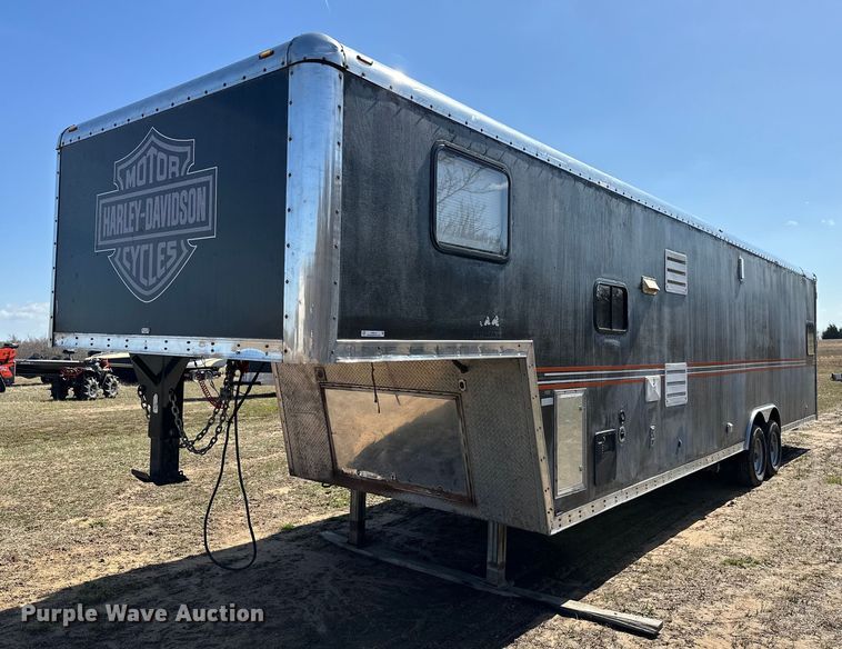 2005 Forrest River Work and Play  toy hauler camper - LR9610