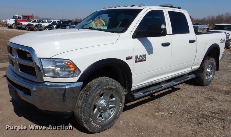 2018 Dodge Ram 2500HD  Crew Cab pickup truck - MO9556