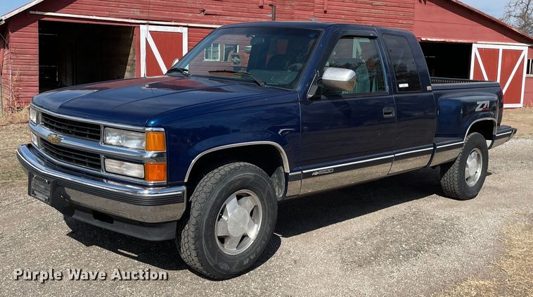 1994 Chevrolet K1500  Ext. Cab pickup truck - MY9225