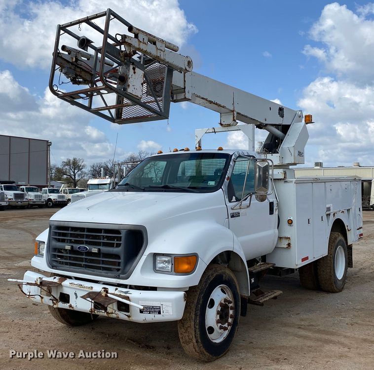 2000 Ford F650 Super Duty  bucket truck - DL7138