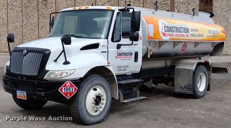 2011 International 4300  fuel truck - DN6336