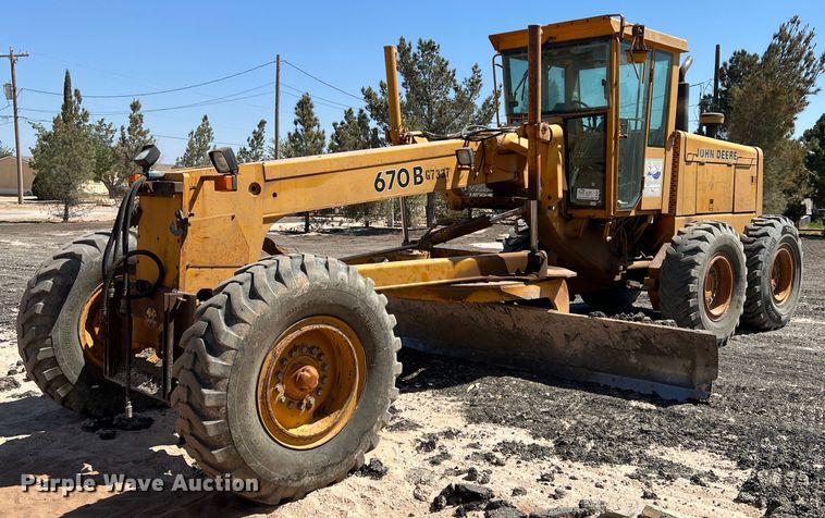 1988 John Deere 670B  motor grader - DS2875