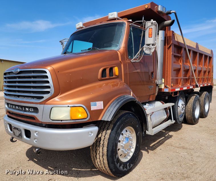 2005 Sterling L9500  dump truck - IL9098