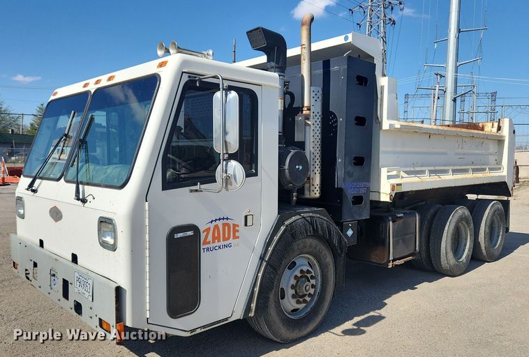 2007 Crane Carrier Low Entry  dump truck - JB9566