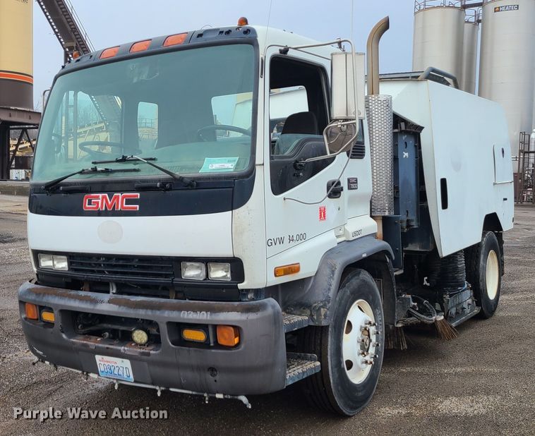 2002 GMC T7500  street sweeper truck - LH9963