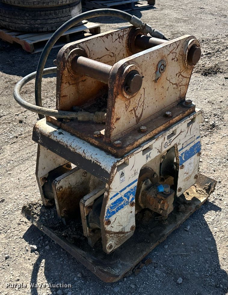 Kent  excavator plate compactor - LN9127
