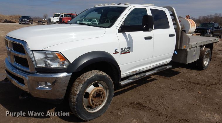 2016 Dodge Ram 5500HD  Crew Cab flatbed pickup truck - MO9552