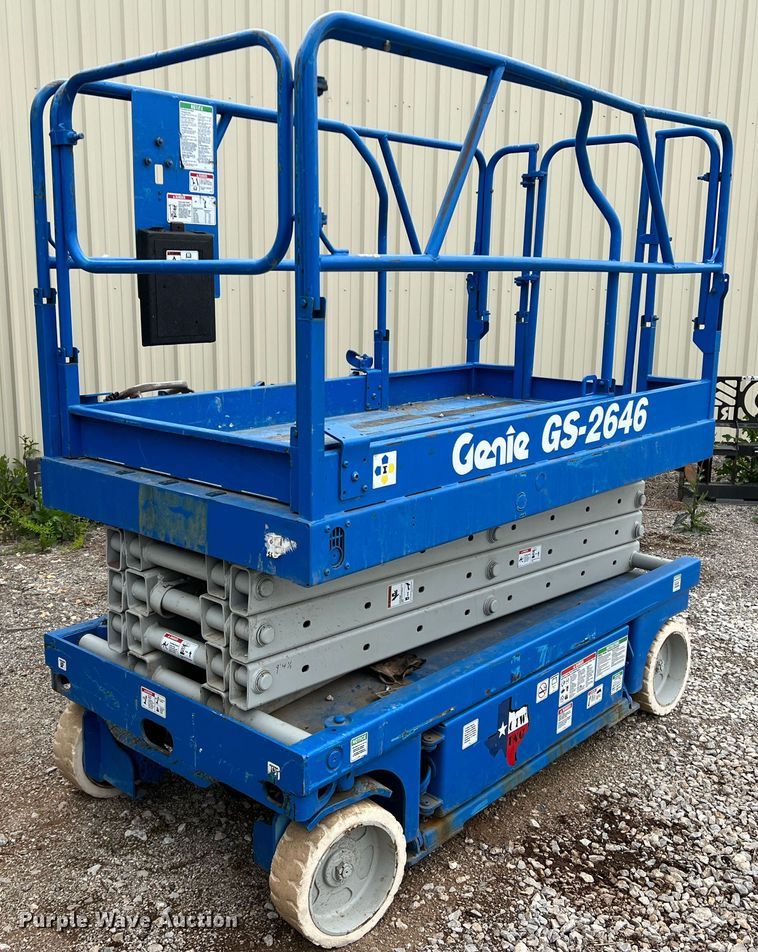 1999 Genie GS2646  scissor lift - MQ9872