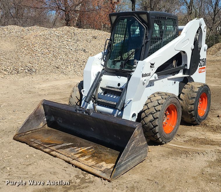 2006 Bobcat S250  skid steer loader - MX9609