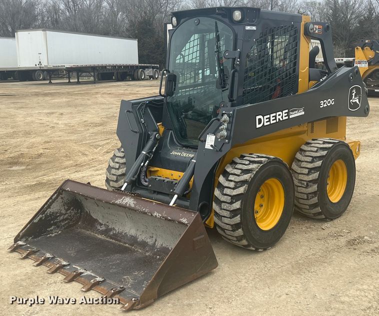 2021 John Deere 320G  skid steer loader - MY9556
