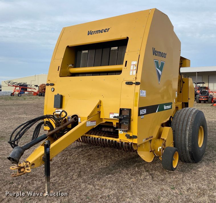 2019 Vermeer 605N round baler - DL7097