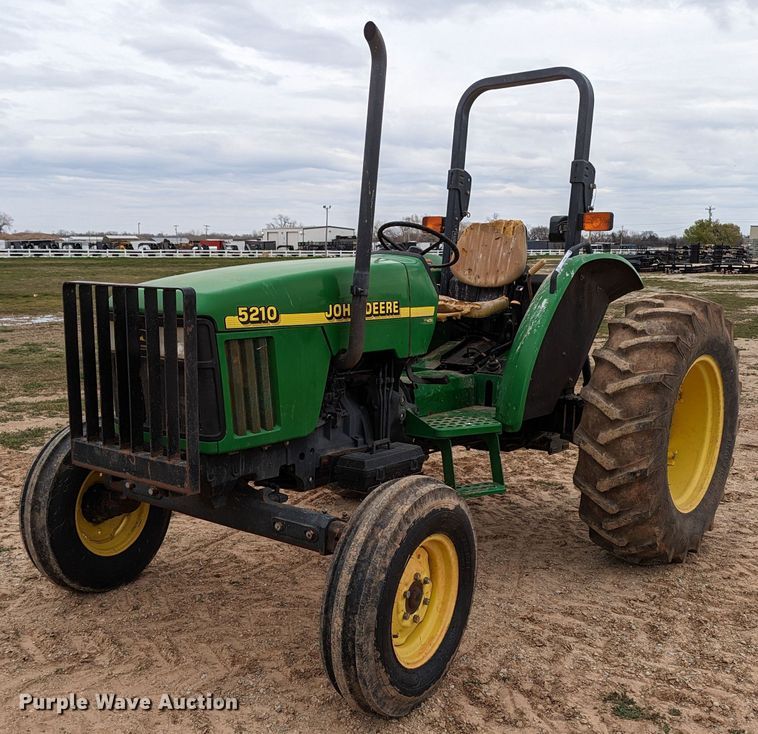 2001 John Deere 5210  tractor - LF9768