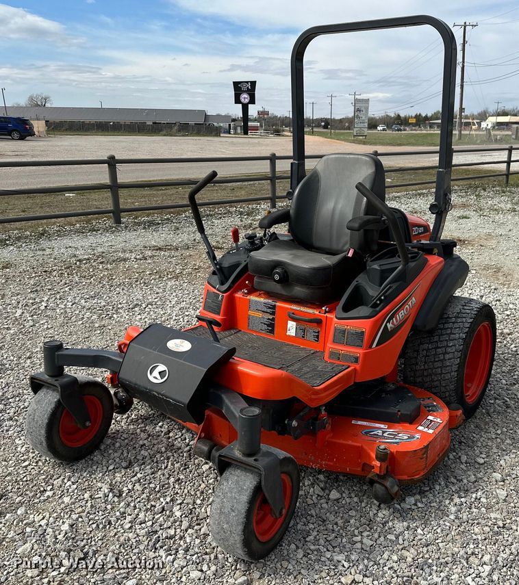 2019 Kubota ZD1211  ZTR lawn mower - LR9554