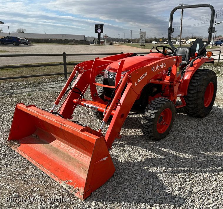 2020 Kubota L2501D  MFWD tractor - LR9557