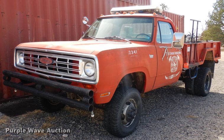 1973 Dodge W300  brush fire truck - DN6343