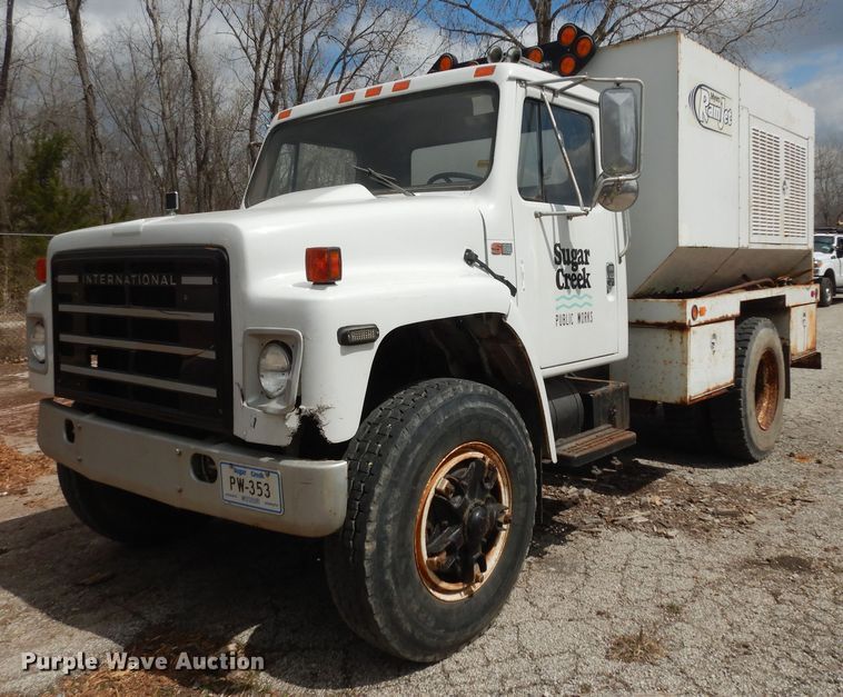 1984 International Harvester 1954  sewer jetter truck - MI9357