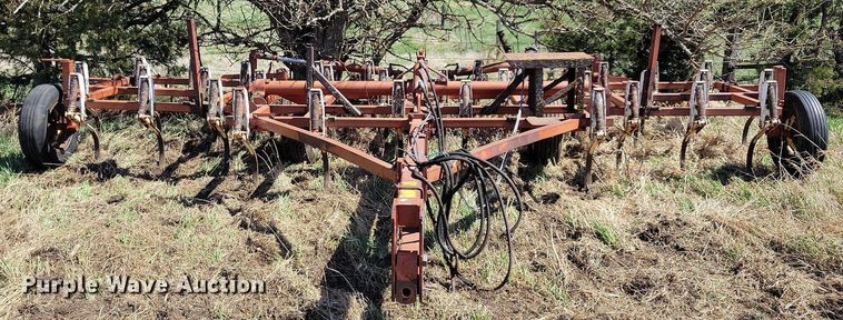 Wil-Rich  field cultivator - DK5222