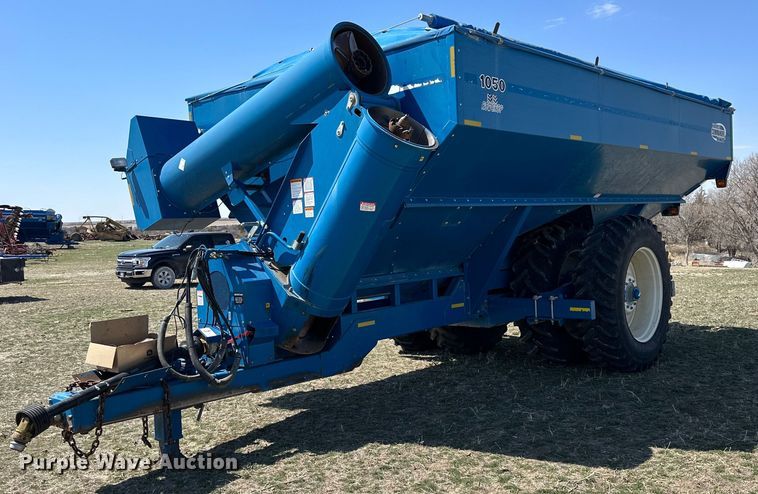 2005 Kinze 1050  grain cart - DQ8718