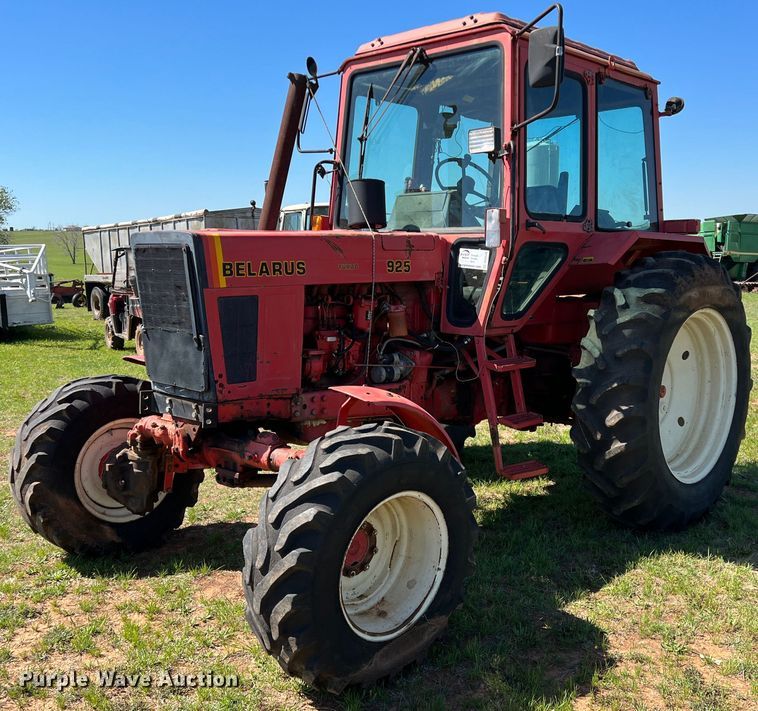 Belarus 925  MFWD tractor - DR5548