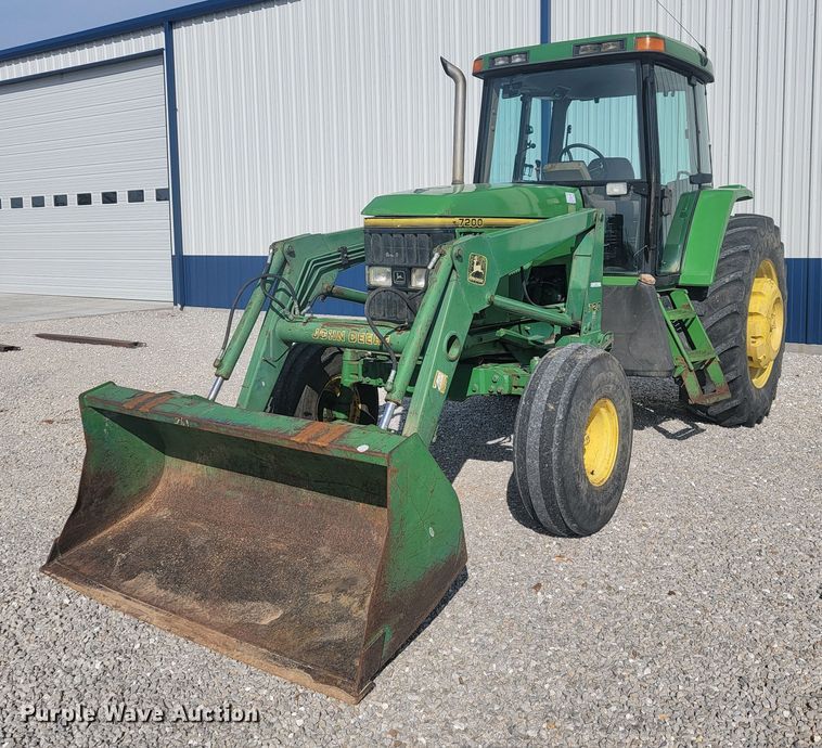John Deere 7200  tractor - JL9321