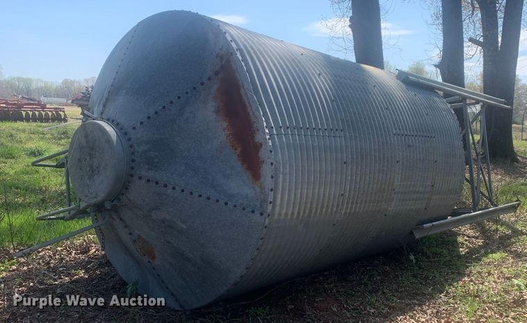 Roxell  grain bin - LI9213