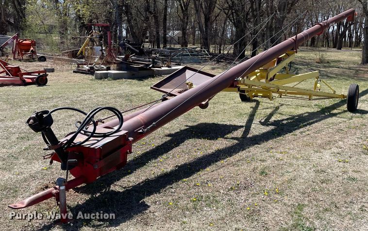 Farm King  auger - LT9605