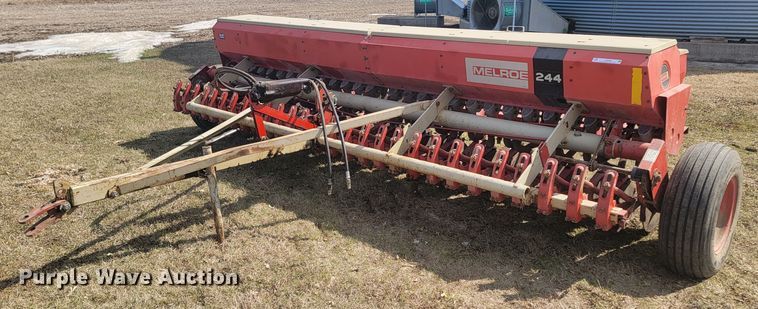 Melroe 244  grain drill - LV9468