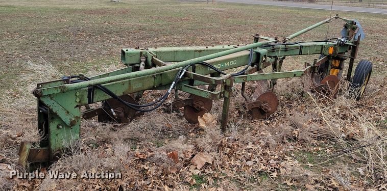 John Deere 1350-1450  four bottom plow - MO9616