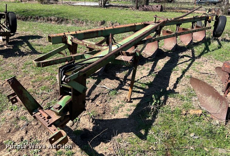 John Deere A1450  seven bottom plow - MY9637