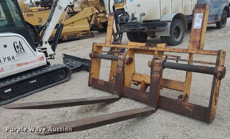 Case 721BXT  6'L forks - DO3856