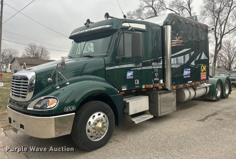 2007 Freightliner Columbia  semi truck - DR4544