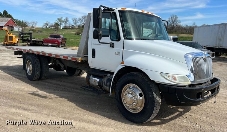 2007 International 4300  rollback truck - LI9579