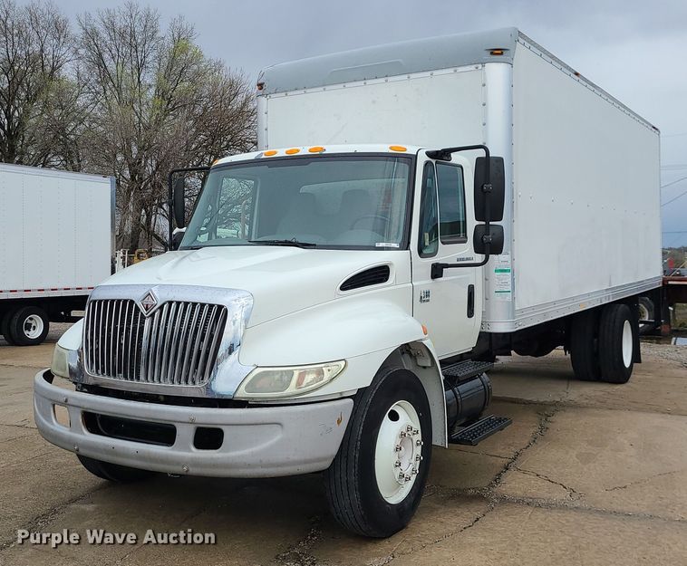 2006 International 4300  box truck - MX9638
