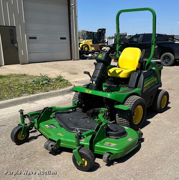 2016 John Deere 1580  lawn mower - LN9424