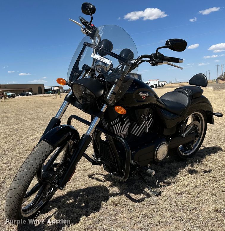 2014 Victory  motorcycle - LR9659