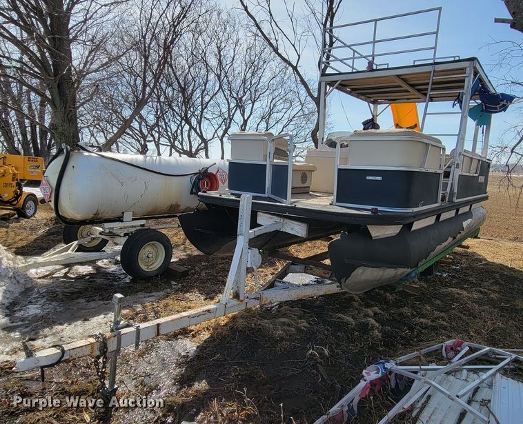 2002 Bass Unlimited Inc  boat - LV9487