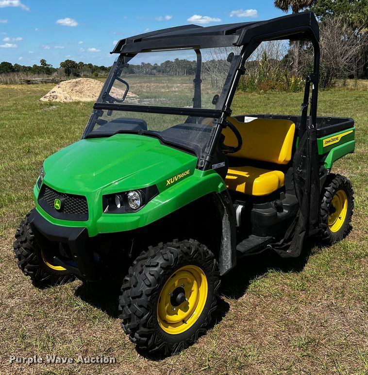 2022 John Deere XUV560E  utility vehicle - MF9887