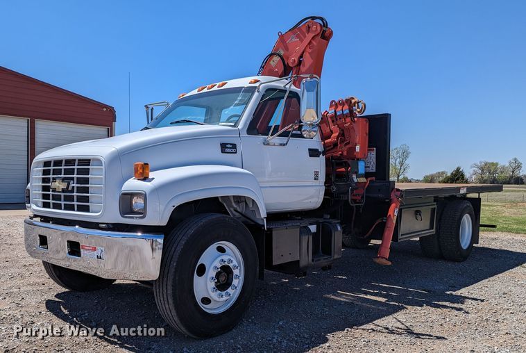 2000 Chevrolet C6500  crane truck - MN9890