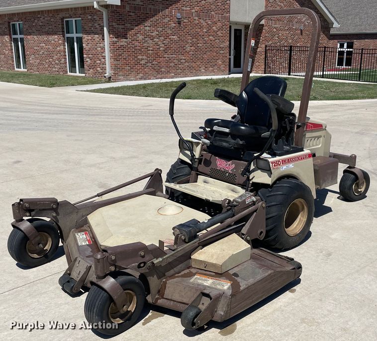 Grasshopper 725DT6  ZTR lawn mower - MS9579