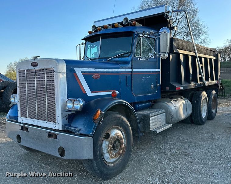 1984 Peterbilt 359  dump truck - DR5171